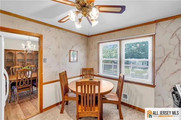 $799,999 | 8 Whitehall Avenue, Edison, NJ 08820