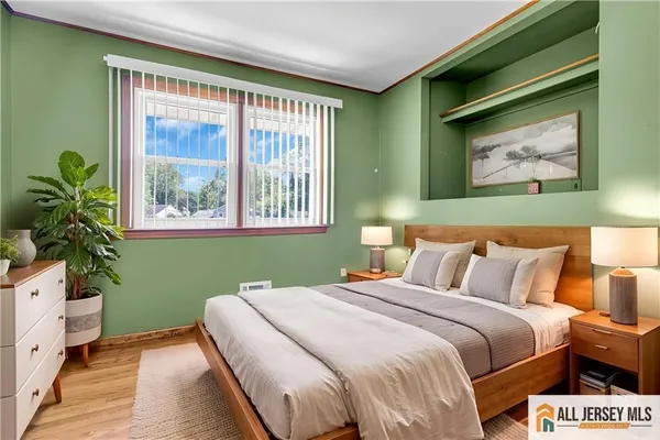 $799,999 | 8 Whitehall Avenue, Edison, NJ 08820