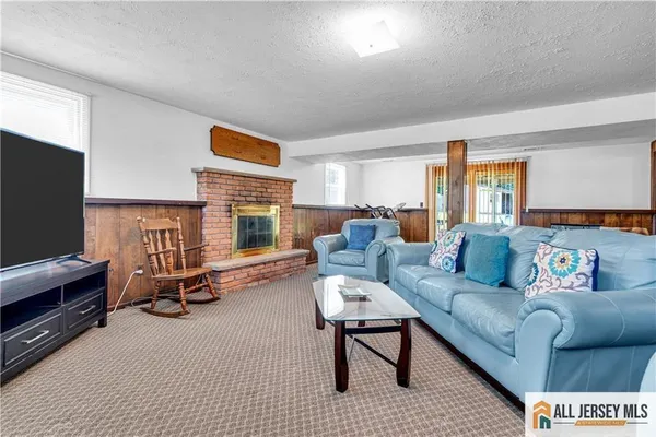 $799,999 | 8 Whitehall Avenue, Edison, NJ 08820