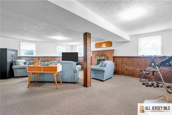 $799,999 | 8 Whitehall Avenue, Edison, NJ 08820