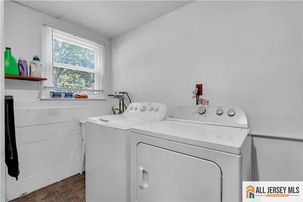 $799,999 | 8 Whitehall Avenue, Edison, NJ 08820