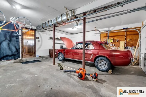 $799,999 | 8 Whitehall Avenue, Edison, NJ 08820