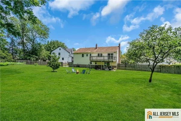 $799,999 | 8 Whitehall Avenue, Edison, NJ 08820