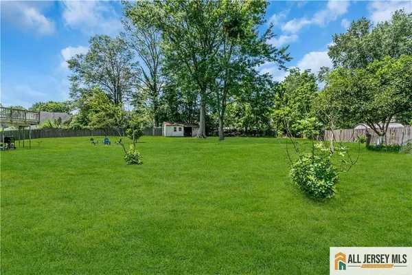 $799,999 | 8 Whitehall Avenue, Edison, NJ 08820