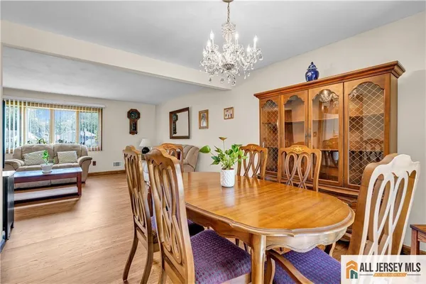 $799,999 | 8 Whitehall Avenue, Edison, NJ 08820