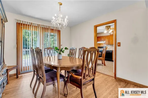 $799,999 | 8 Whitehall Avenue, Edison, NJ 08820