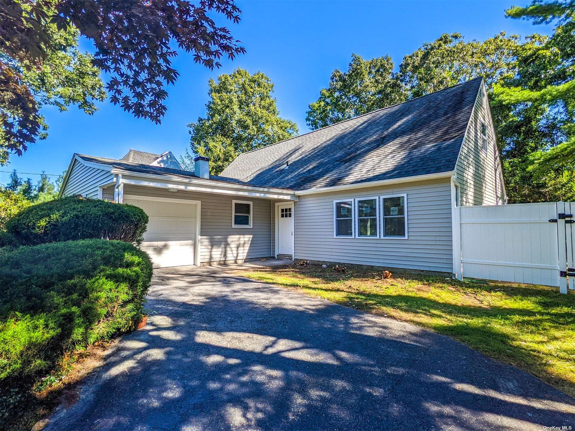 267 Smith Road Shirley, NY 11967 - Photo 1 of 1 Gallery Image 1
