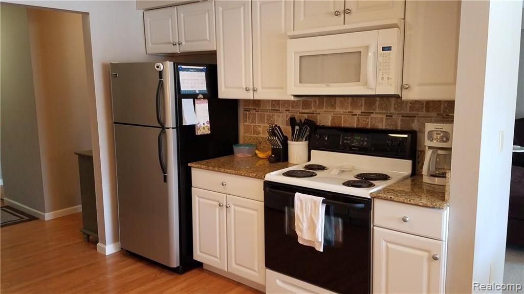 1693 Riverside Drive, Unit 1 Rochester Hills, MI 48309 - Photo 9 of 22