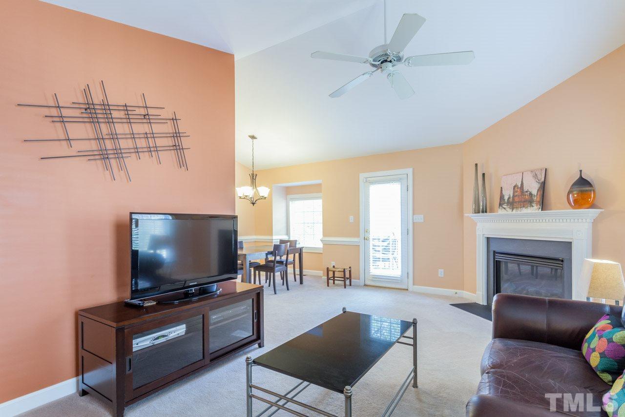 834 Shackleton Road Apex, NC 27502 - Photo 4 of 24 Gallery Image 4