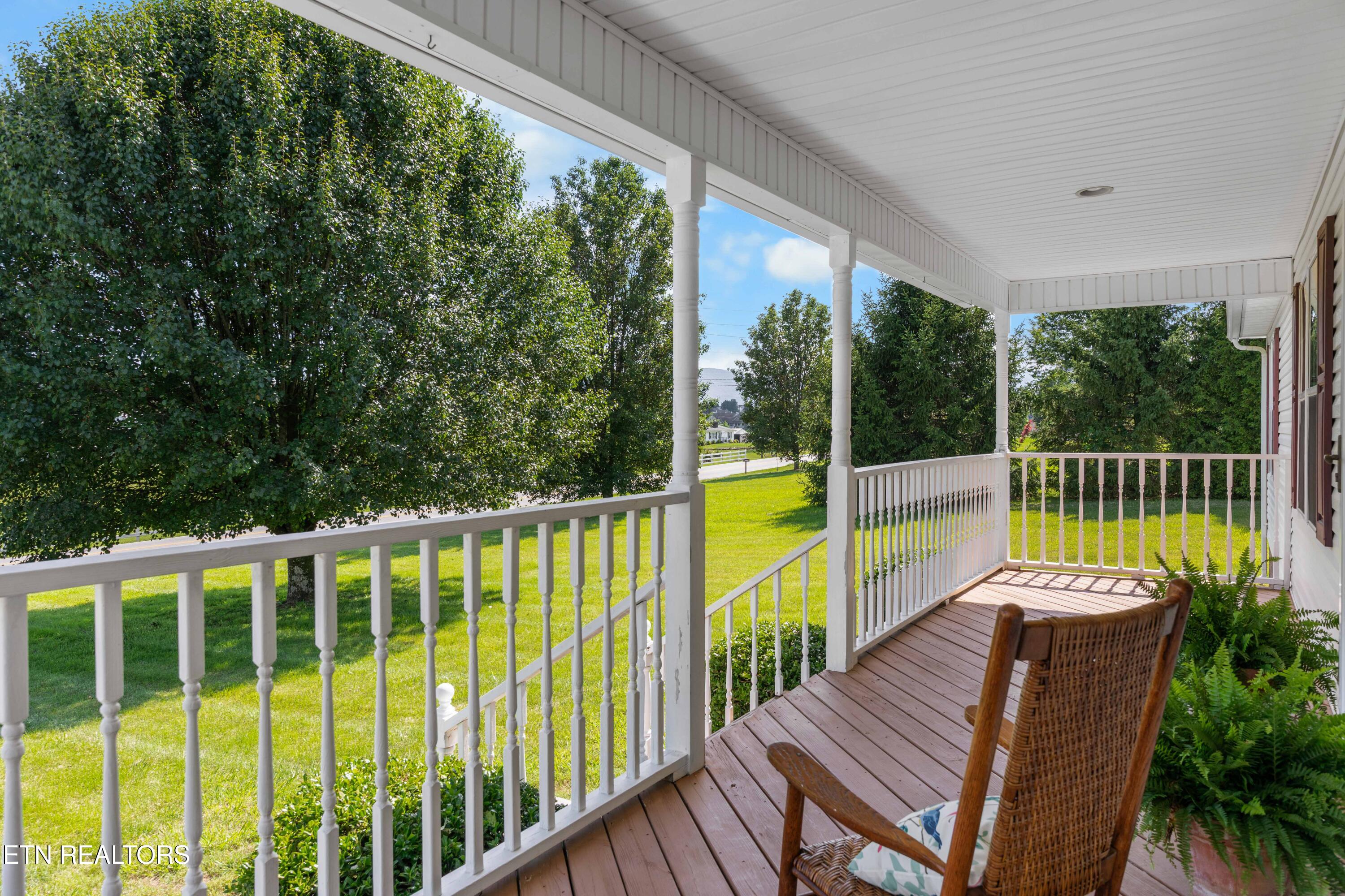 1354 Towe String Road Jacksboro, TN 37757 - Photo 2 of 37 030A2847