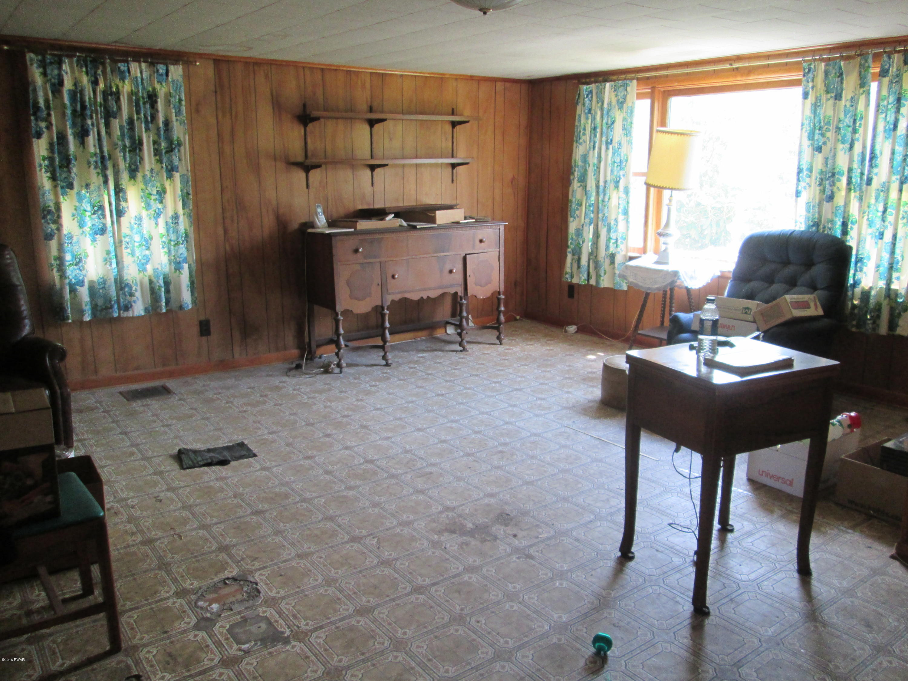 107 Plank Road Beach Lake, PA 18405 - Photo 8 of 17 LIVING ROOM