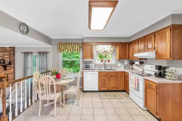 $434,900 | 918 Stone Crest Circle, Chattanooga, TN 37421