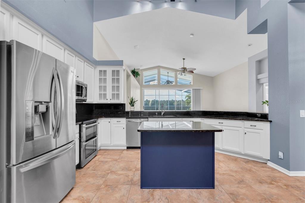 18808 Chaville Road Lutz, FL 33558 - Photo 15 of 46