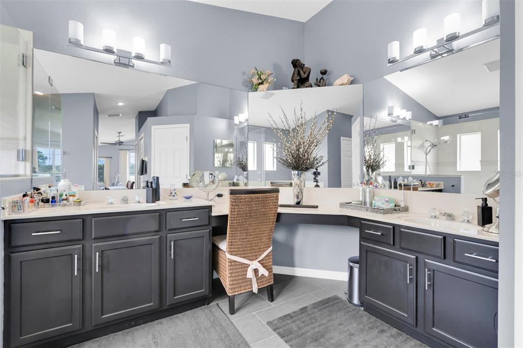 18808 Chaville Road Lutz, FL 33558 - Photo 21 of 46