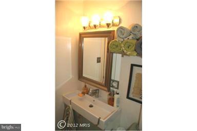 7408 Allmont Road Baltimore, MD 21244 - Photo 14 of 15 Bath
