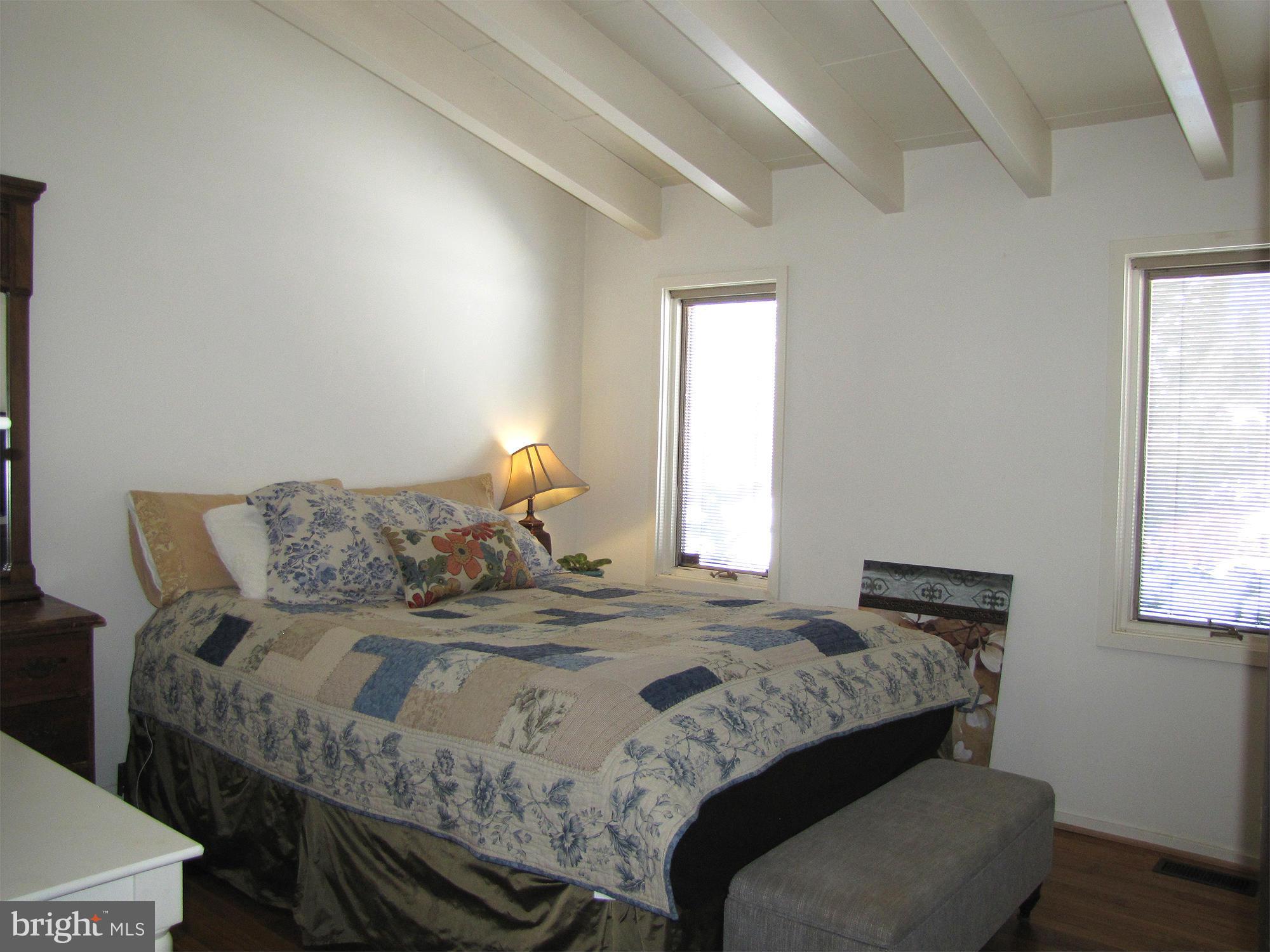 6219 Evergreen Mountain Road Broad Run, VA 20137 - Photo 14 of 29 Main floor guest bedroom