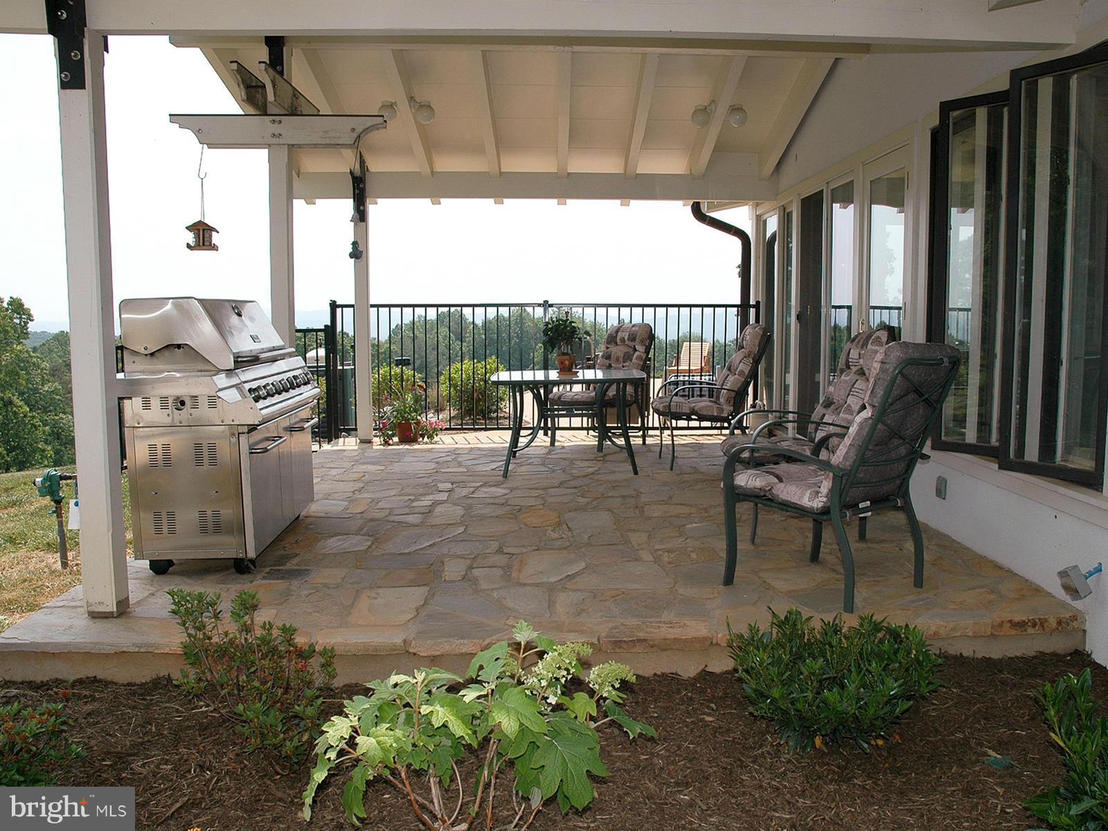 6219 Evergreen Mountain Road Broad Run, VA 20137 - Photo 20 of 29 Covered patio