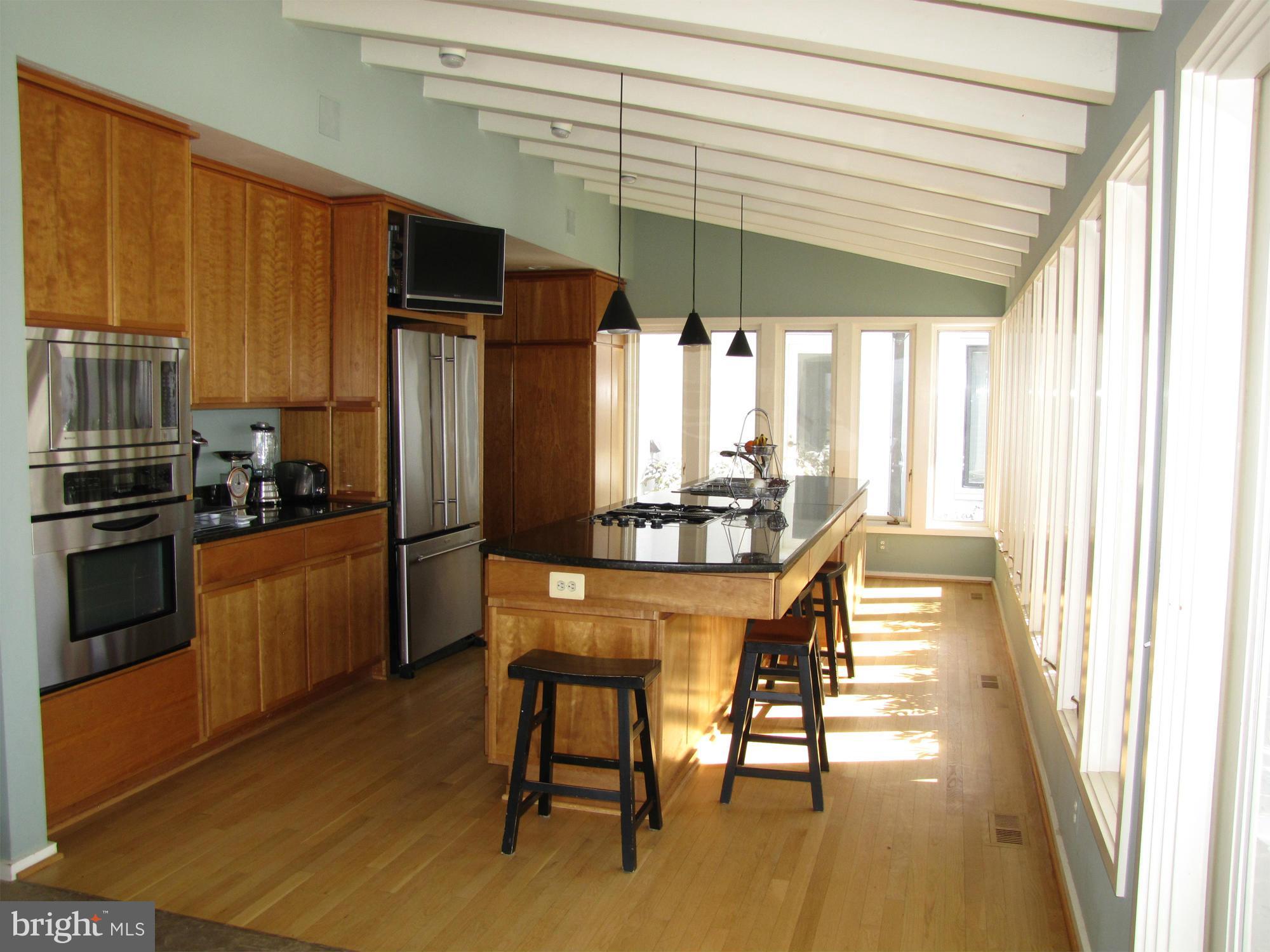 6219 Evergreen Mountain Road Broad Run, VA 20137 - Photo 7 of 29 Kitchen