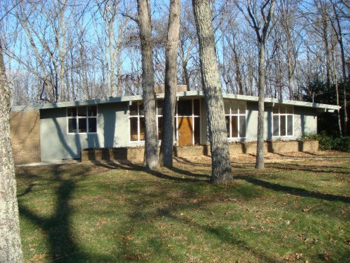 956 West Outer Drive Oak Ridge, TN 37830 - Photo 1 of 1 Primary Photo