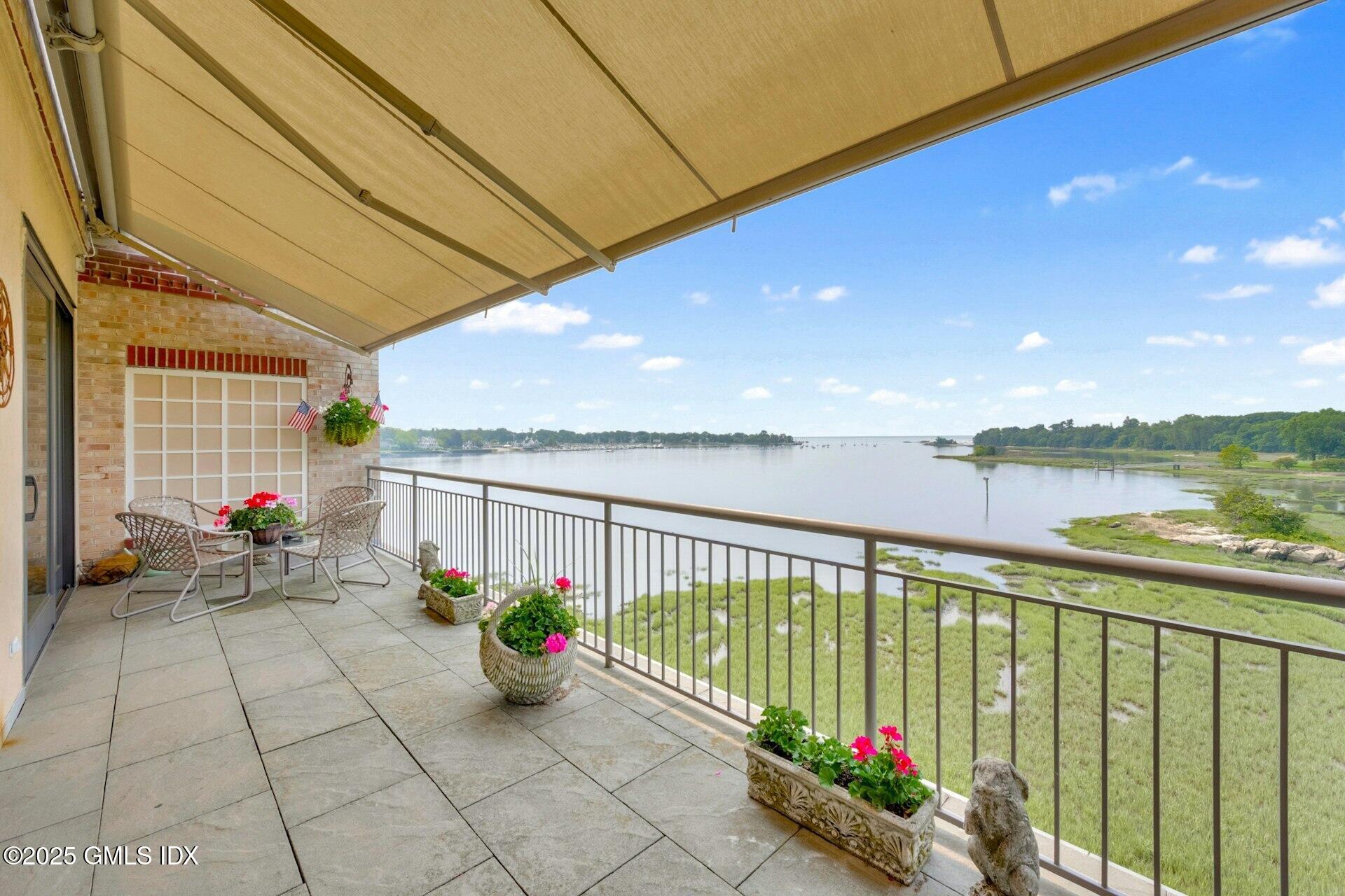 4 Sound Shore Drive, Unit 24 Greenwich, CT 06830 - Photo 18 of 21 021-486873-MTZ_7404_14342427