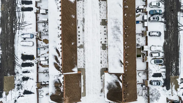 $215,000 | 1938 Huntington Boulevard, Hoffman Estates, IL 60169