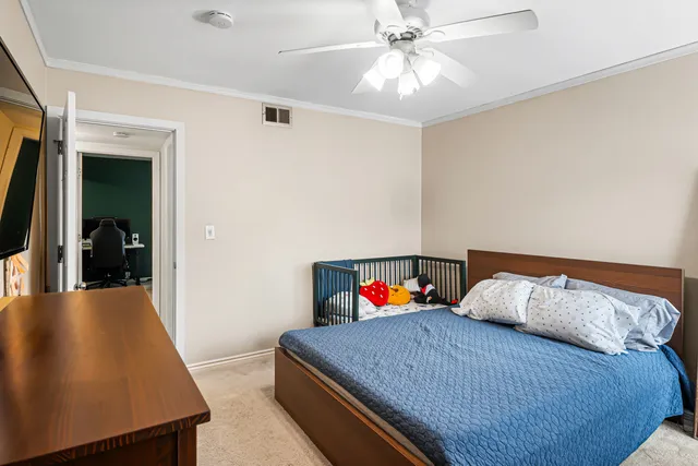 $215,000 | 1938 Huntington Boulevard, Hoffman Estates, IL 60169