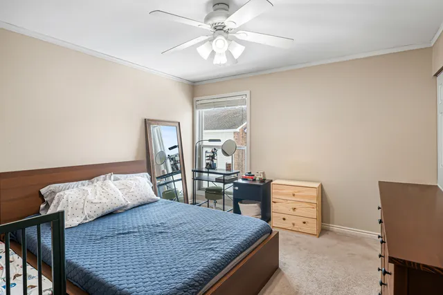 $215,000 | 1938 Huntington Boulevard, Hoffman Estates, IL 60169