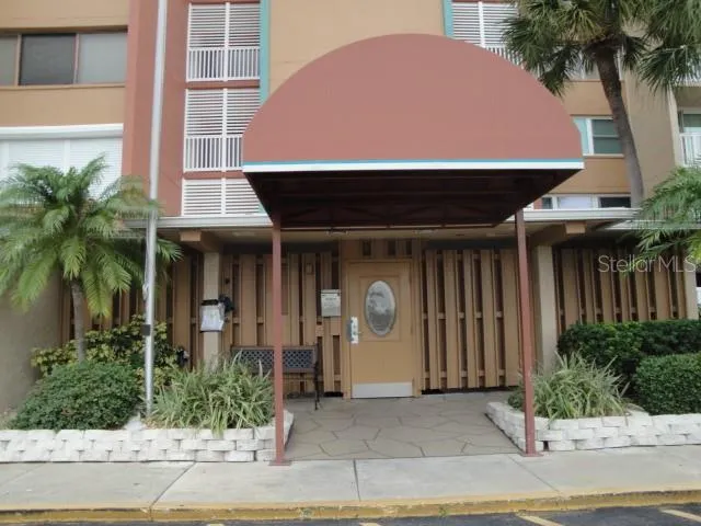 $1,795 | 500 Treasure Island Causeway, Unit 202, Treasure Island, FL 33706