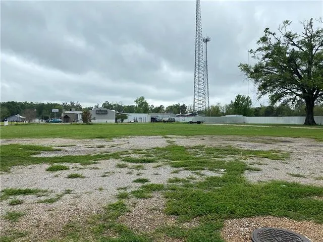 $215,000 | 421 Tunica Drive West, Marksville, LA 71351