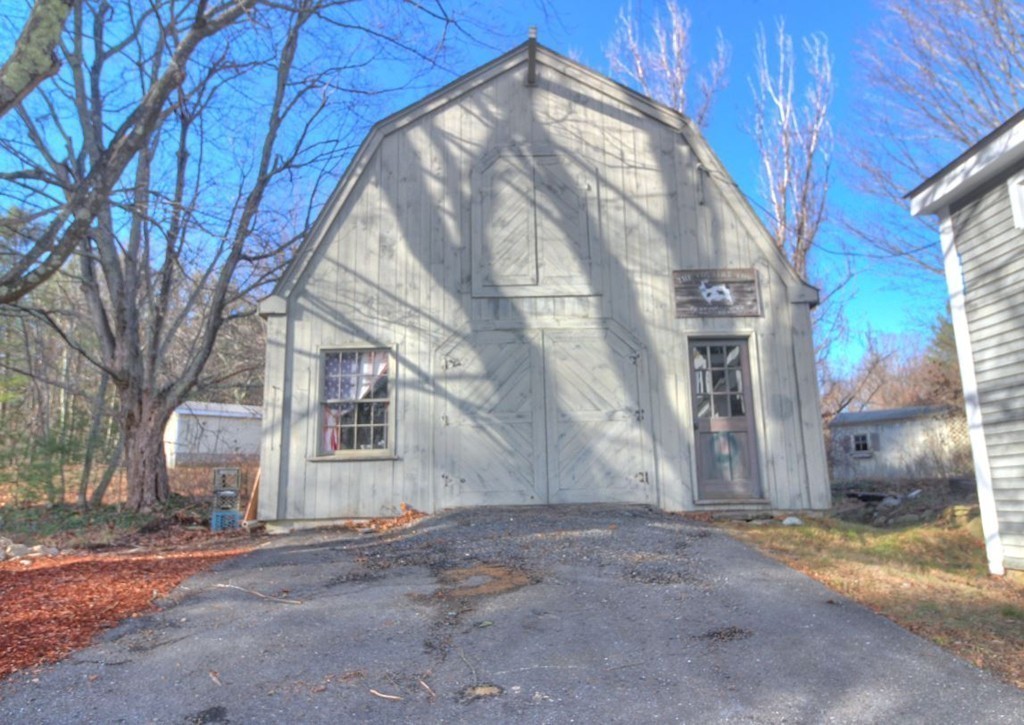 157 Fitchburg Road Townsend, MA 01469 - Photo 13 of 17 a view of a house with a street