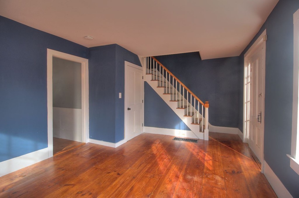 157 Fitchburg Road Townsend, MA 01469 - Photo 8 of 17 a view of an entryway