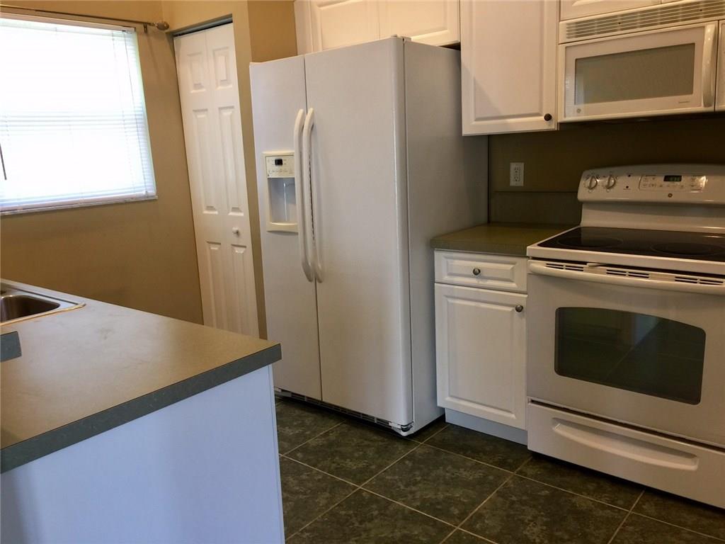 2498 Southwest Regency Road Stuart, FL 34997 - Photo 12 of 47 Gallery Image 12