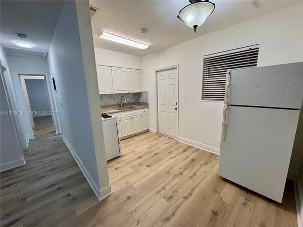 $2,000 | 2240 Northeast 171 Street, Unit 8, North Miami Beach, FL 33160