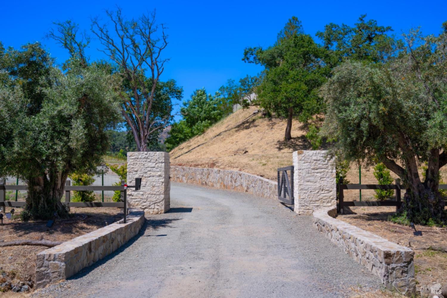 2641 Riebli Road Santa Rosa, CA 95404 - Photo 3 of 25