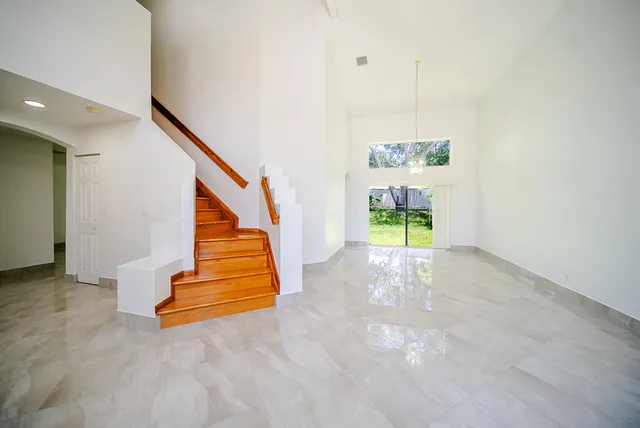 a view of entryway and stairs