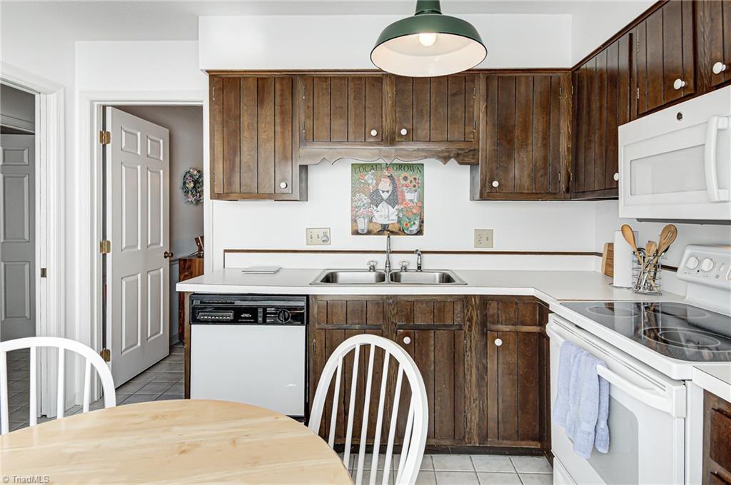 4909 Tower Road, Unit B Greensboro, NC 27410 - Photo 12 of 26 Gallery Image 12