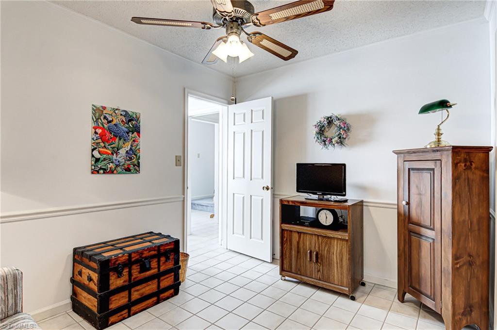 4909 Tower Road, Unit B Greensboro, NC 27410 - Photo 9 of 26 Gallery Image 9