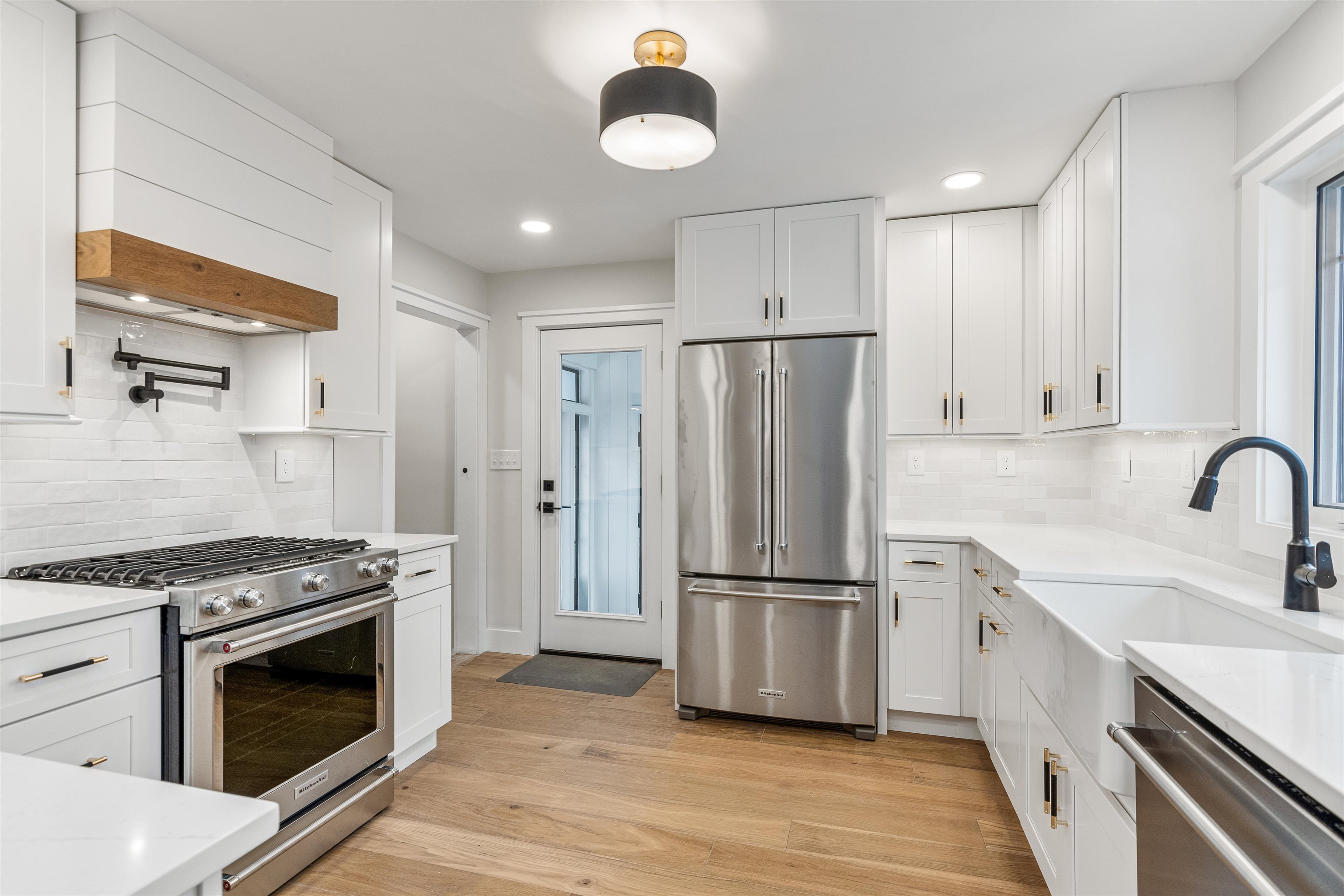 117 Shore Road Burlington, VT 05408 - Photo 11 of 40 Gallery Image 11