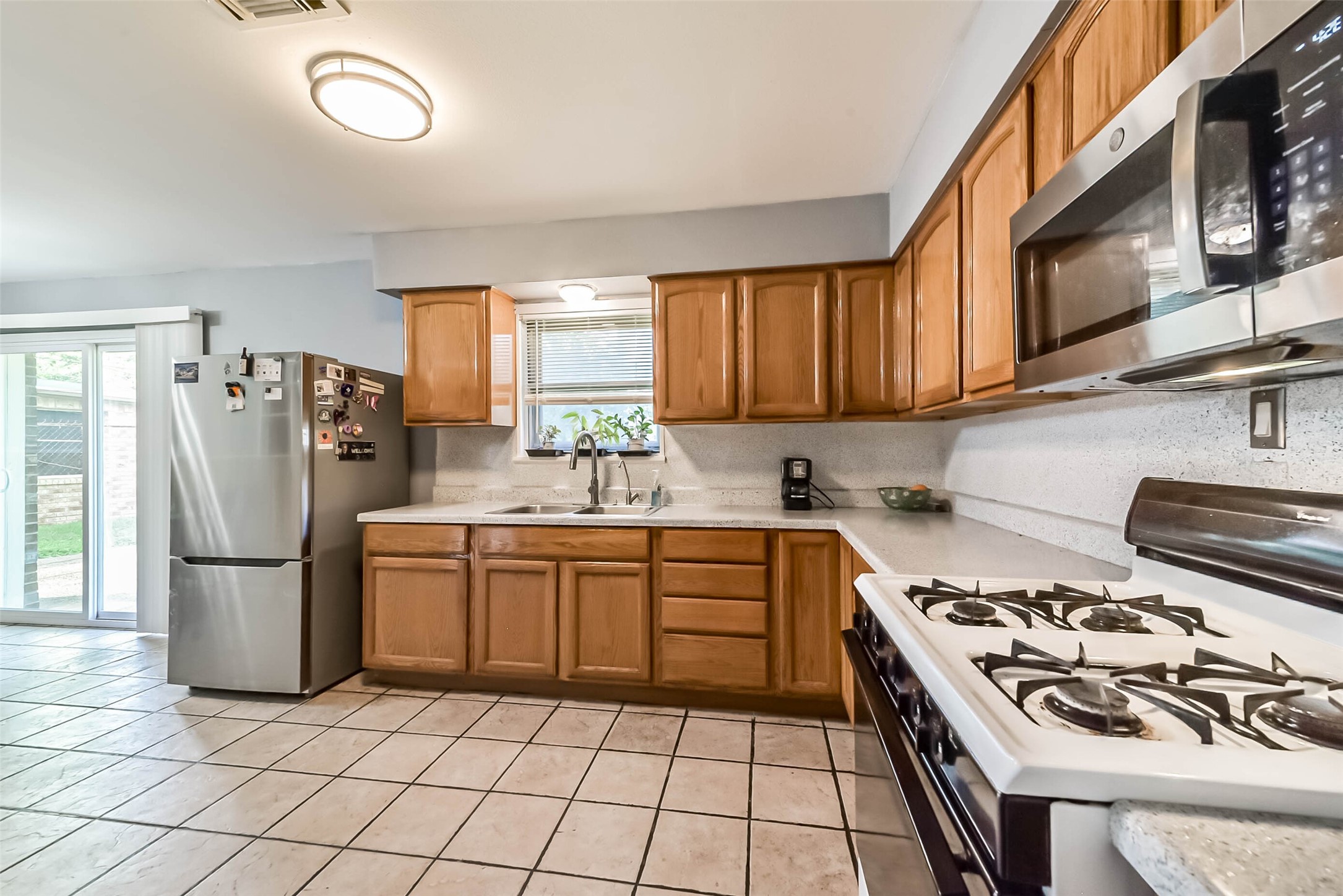 8519 Fillmore Street Houston, TX 77029 - Photo 10 of 19 Gallery Image 10