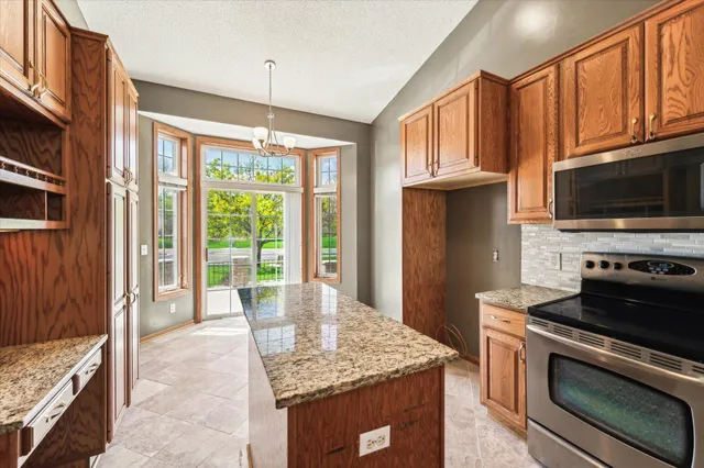 $425,000 | 6913 Connelly Circle, Savage, MN 55378