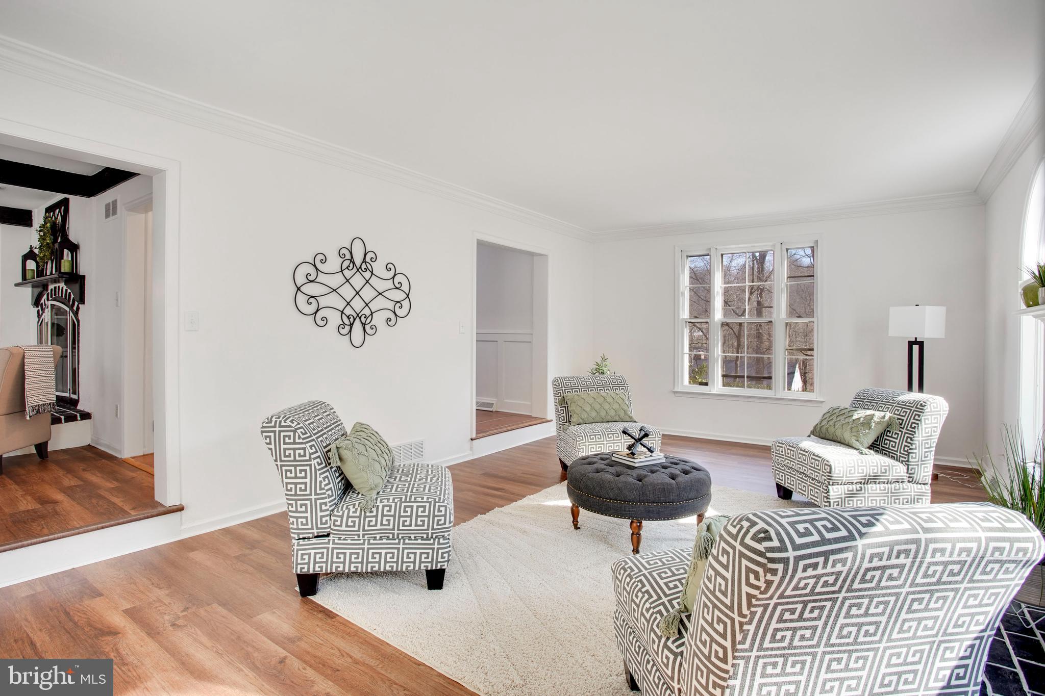 220 Hansell Road Newtown Square, PA 19073 - Photo 17 of 36 Living Room