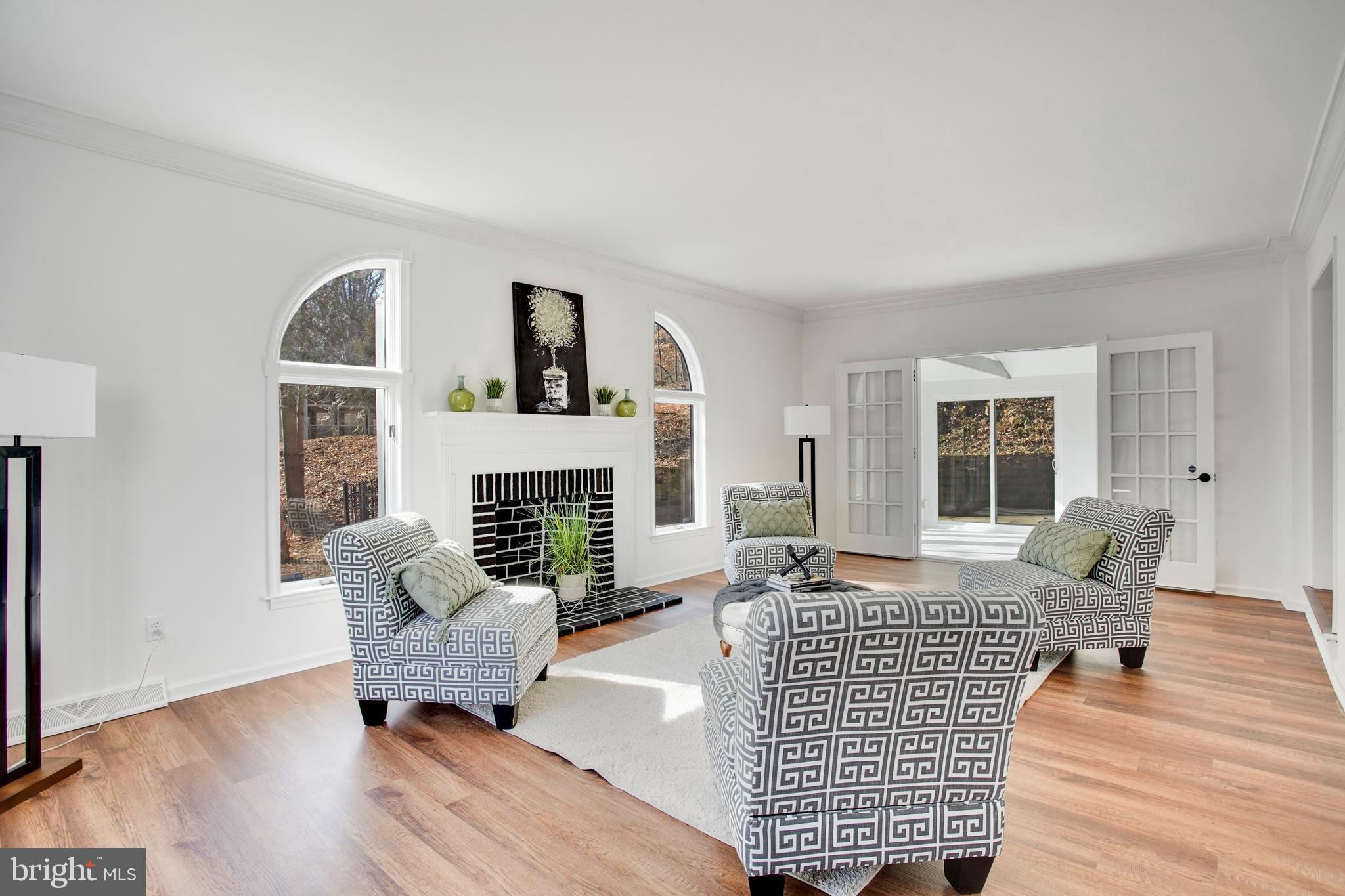 220 Hansell Road Newtown Square, PA 19073 - Photo 18 of 36 Living Rooom