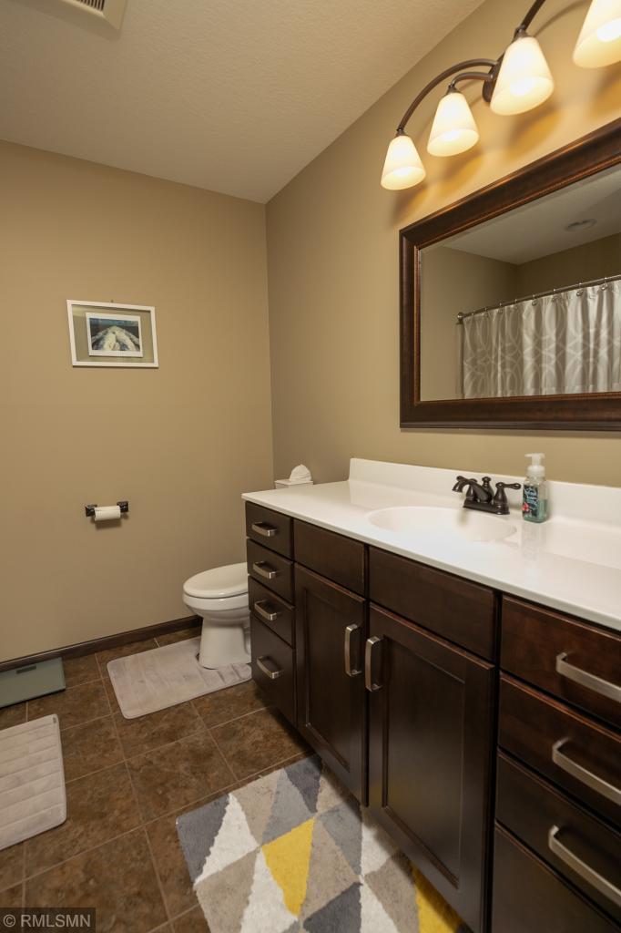 3353 Woodstone Drive Southwest Rochester, MN 55902 - Photo 15 of 33