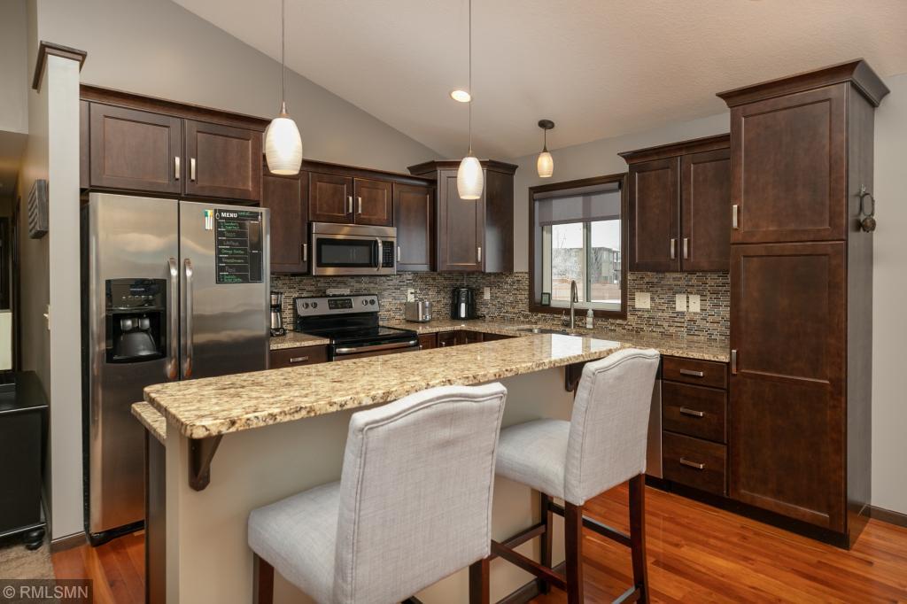 3353 Woodstone Drive Southwest Rochester, MN 55902 - Photo 4 of 33