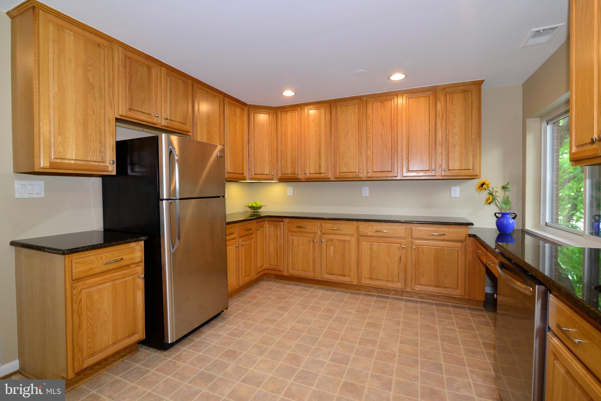 11128 Harbor Court Reston, VA 20191 - Photo 13 of 44 Enjoy stainless steel appliances and great space.