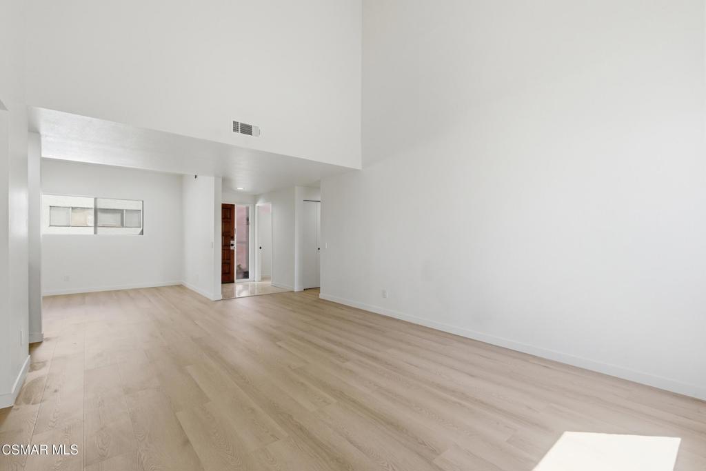 1200 Valley View Road, Unit 304 Glendale, CA 91202 - Photo 3 of 32