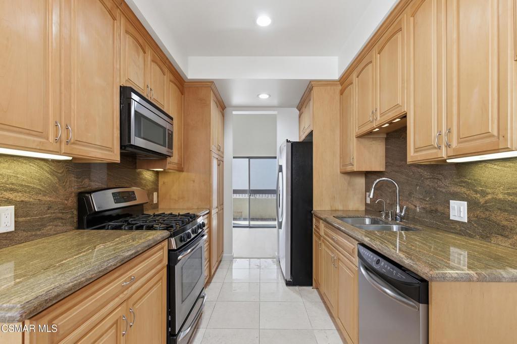 1200 Valley View Road, Unit 304 Glendale, CA 91202 - Photo 4 of 32