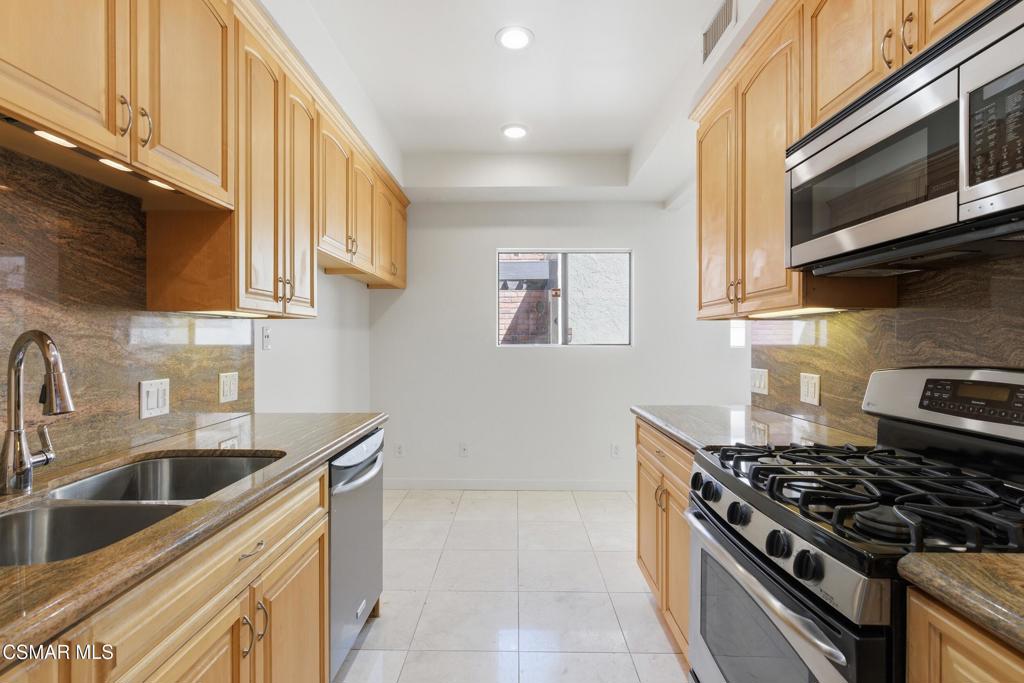 1200 Valley View Road, Unit 304 Glendale, CA 91202 - Photo 5 of 32