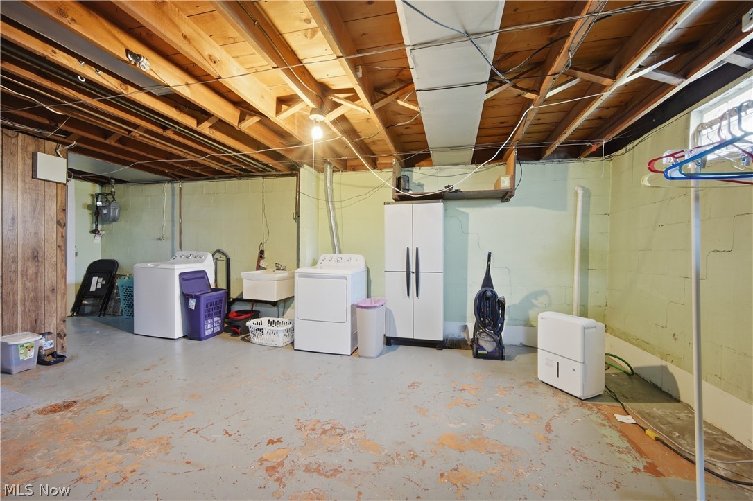 4573 Aurora Street Northwest Canton, OH 44708 - Photo 23 of 39