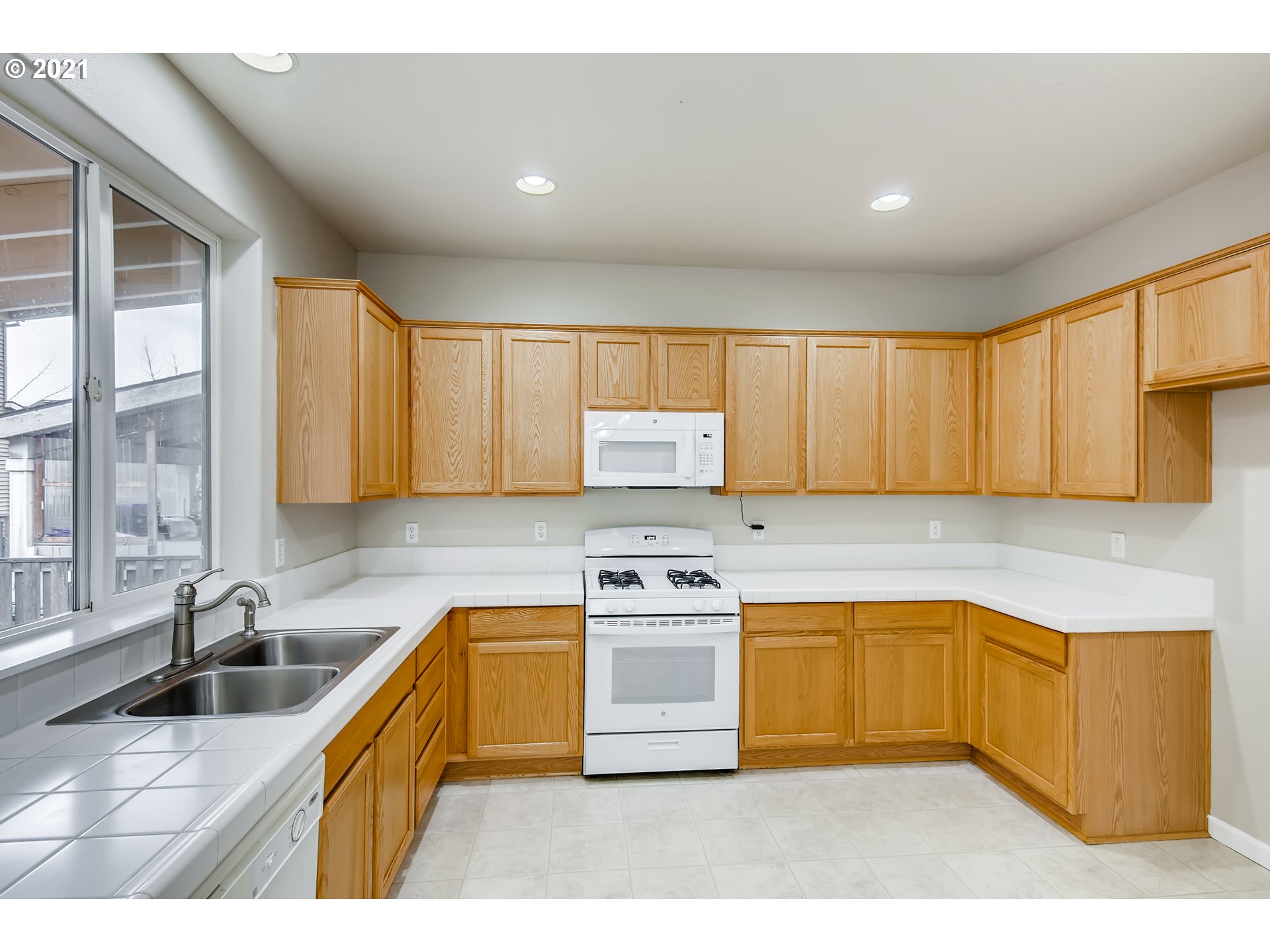 1876 Southwest 33rd Street Gresham, OR 97080 - Photo 14 of 32 Gallery Image 14